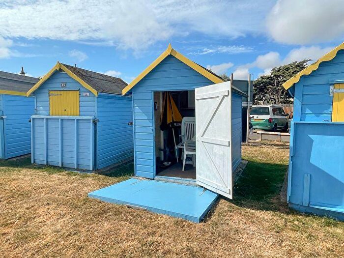 Detached House For Sale In Felpham Beachfront, PO22