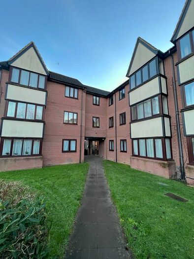 2 Bedroom Flat To Rent In Petunia Court, Luton, LU3