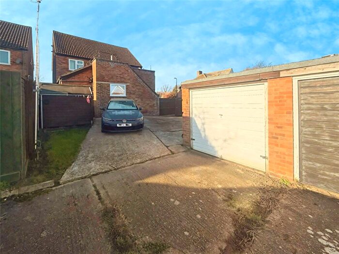 2 Bedroom Apartment For Sale In Western Avenue, Felixstowe, IP11