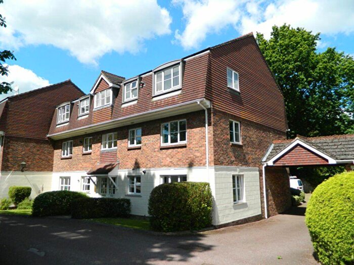 1 Bedroom Apartment To Rent In Greenacres, RH12