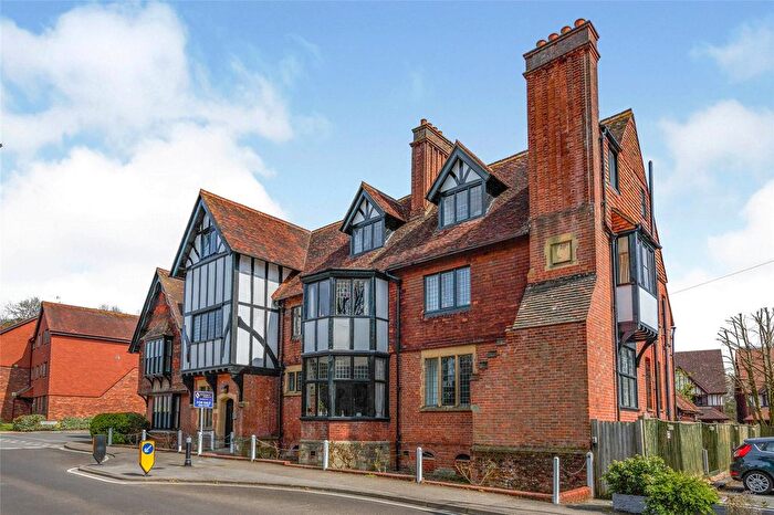 1 Bedroom Flat For Sale In School Hill, Lamberhurst, Tunbridge Wells, Kent, TN3