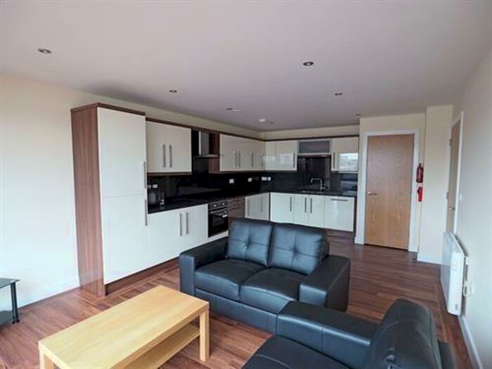 4 Bedroom Apartment To Rent In Apt Devonshire Point, S1