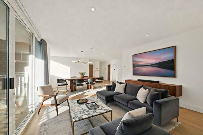 3 Bedroom Flat To Rent In William Mews, London, SW1X