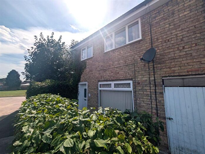 3 Bedroom End Of Terrace House For Sale In Shevington Walk, Hull, HU8