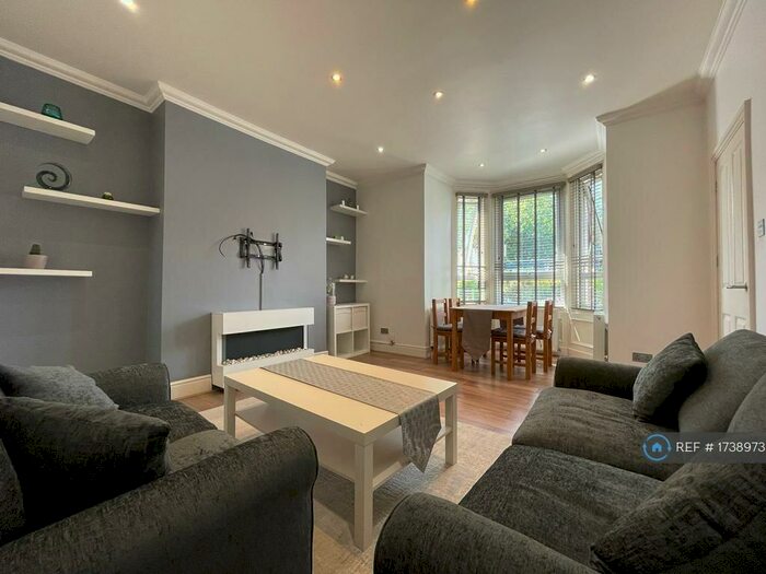 4 Bedroom Terraced House To Rent In Chillingham Road, Newcastle Upon Tyne, NE6