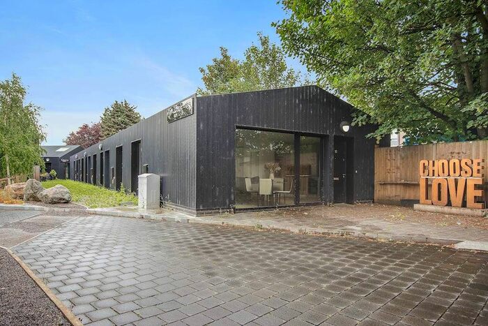 1 Bedroom Bungalow To Rent In Bell Foundry Close, Croydon, CR0