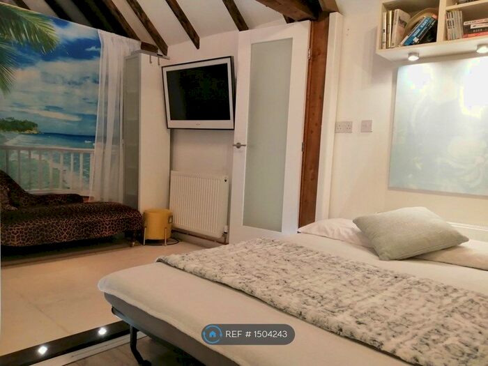 Studio To Rent In Coventry, Coventry, CV4