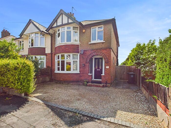 3 Bedroom Semi-Detached House For Sale In Wellsprings Road, Longlevens, Gloucester, GL2