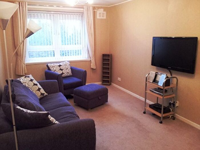 2 Bedroom Flat To Rent In Ash Hill Drive, Woodside, Aberdeen, AB16