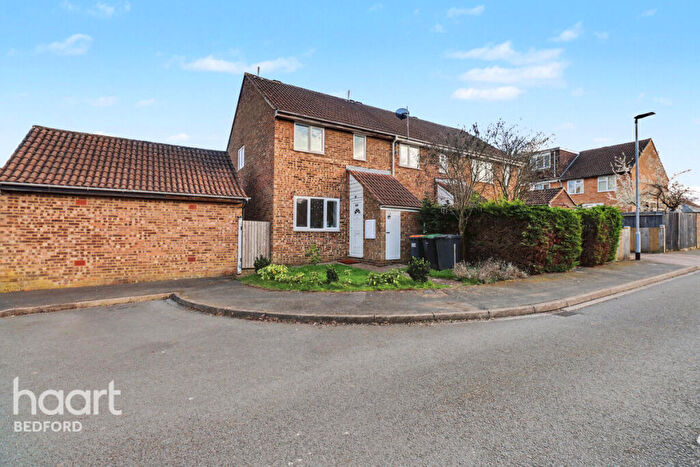 3 Bedroom End Of Terrace House To Rent In Hindburn Close, Bedford, MK41