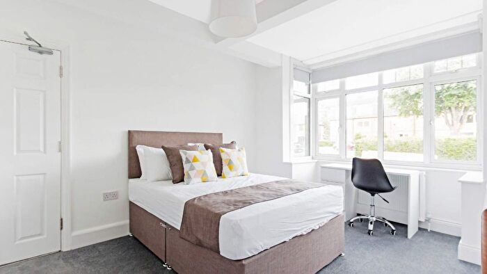 4 Bedroom Detached House To Rent In Queens Road East, Beeston, Nottingham, Nottinghamshire, NG9