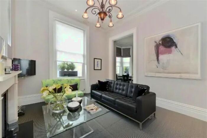 1 Bedroom Flat To Rent In Redcliffe Gardens, London, SW10