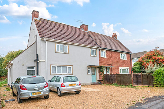 6 Bedroom Semi-Detached House For Sale In Roycroft Road, Bristol, BS34