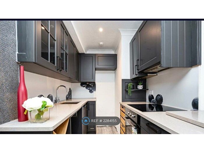 Studio To Rent In Brunswick Place, Hove, BN3