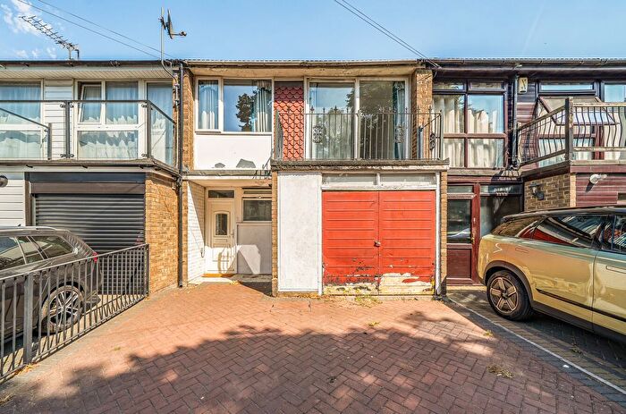 4 Bedroom Terraced House For Sale In Mounts Road, Greenhithe, Kent, DA9