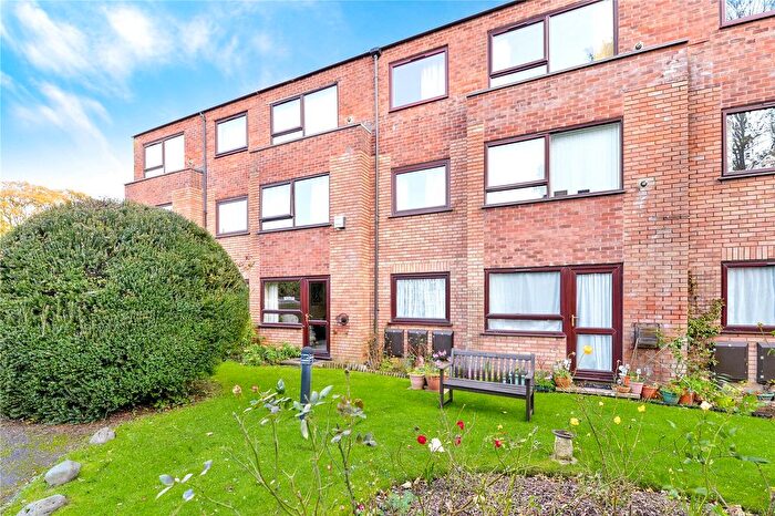 1 Bedroom Flat For Sale In Homefield House, Barton Court Road, New Milton, Hampshire, BH25