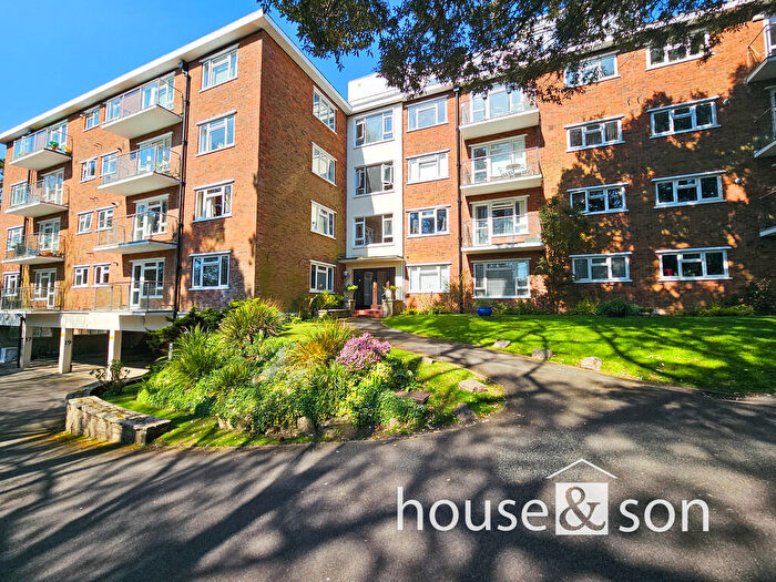 2 Bedroom Apartment For Sale In The Chantry, Madeira Road, Bournemouth, BH1