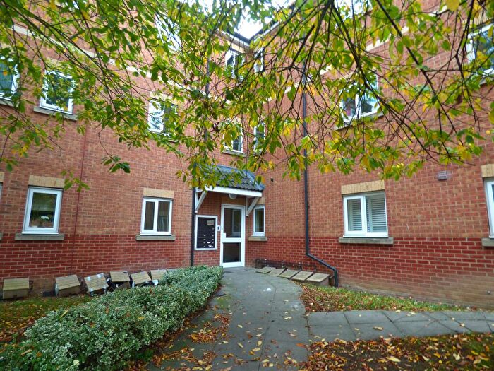 2 Bedroom Flat To Rent In Beeston Court, Laindon, Basildon, SS15