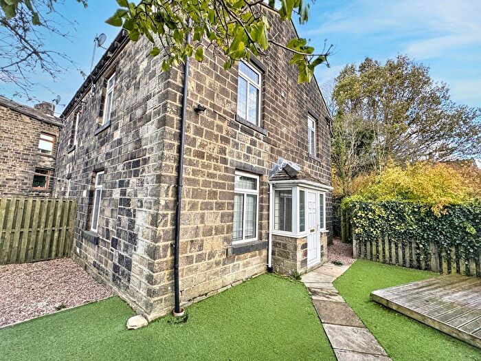 3 Bedroom Semi Detached House For Sale In Halifax Road, Keighley, BD22