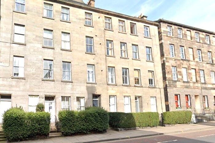 3 Bedroom Flat To Rent In Lauriston Place, Edinburgh, EH3