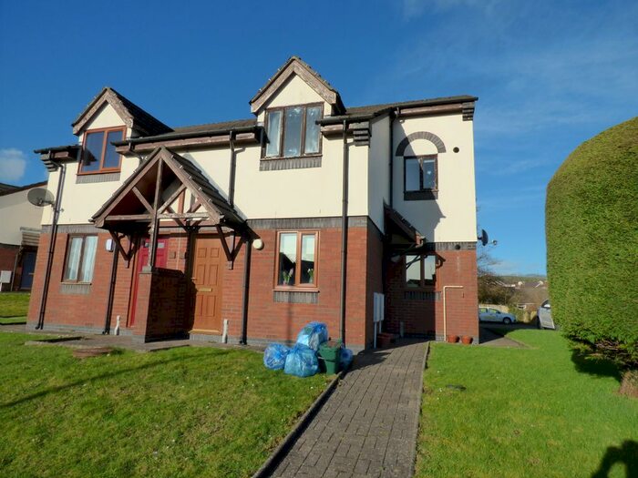 2 Bedroom Flat To Rent In Burgess Meadows, Johnstown, Carmarthen, SA31