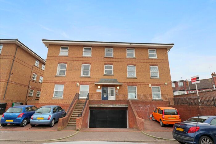 1 Bedroom Flat To Rent In Mackenzie House, Hornsey N8