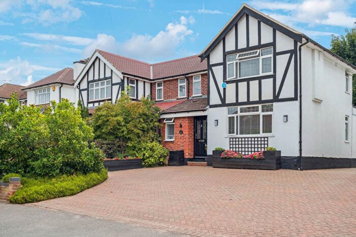 3 Bedroom Semi-Detached House For Sale In Mill Way, North Bushey, WD23