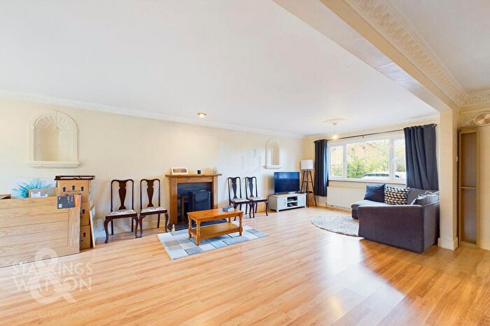 6 Bedroom Detached House For Sale In Shakespeare Way, Taverham, Norwich, NR8