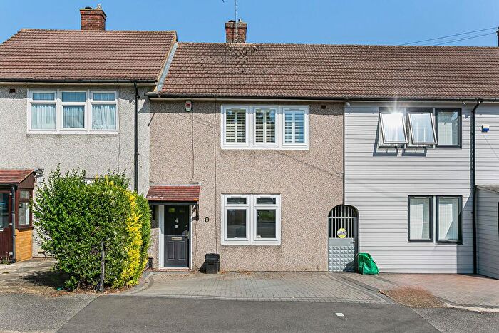 2 Bedroom Terraced House For Sale In Holt Way, Chigwell, IG7