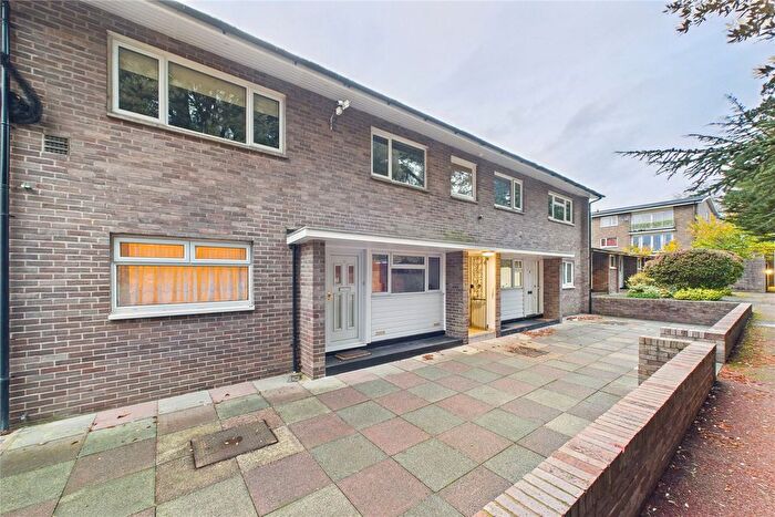 2 Bedroom Maisonette For Sale In Southcote Road, Reading, Berkshire, RG30