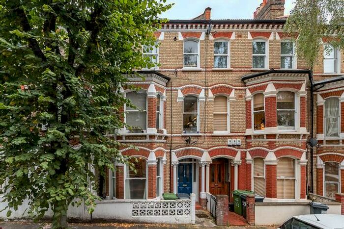 2 Bedroom Flat For Sale In St. Luke's Avenue, London, SW4