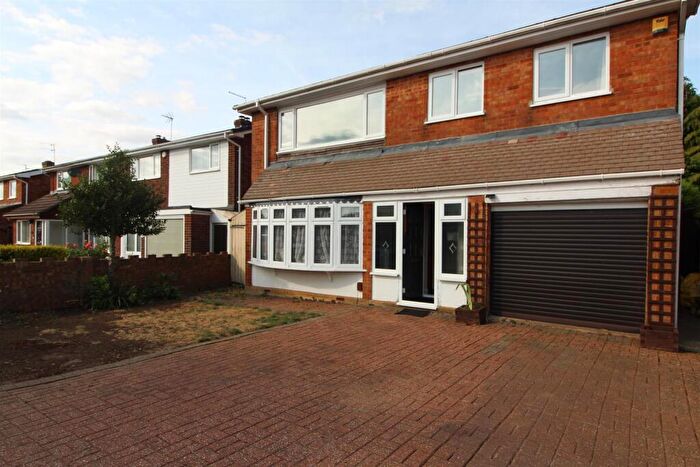 4 Bedroom Detached House To Rent In Milford Avenue, Stony Stratford, MK11