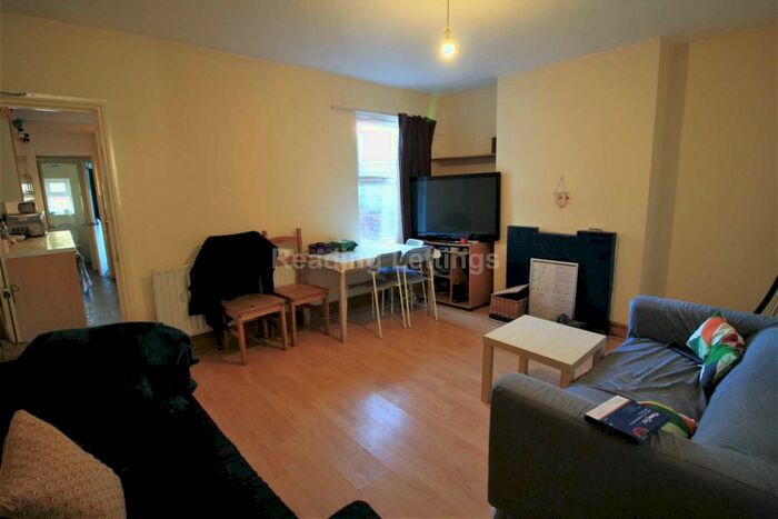 5 Bedroom House To Rent In St Peters Road, Reading, RG6