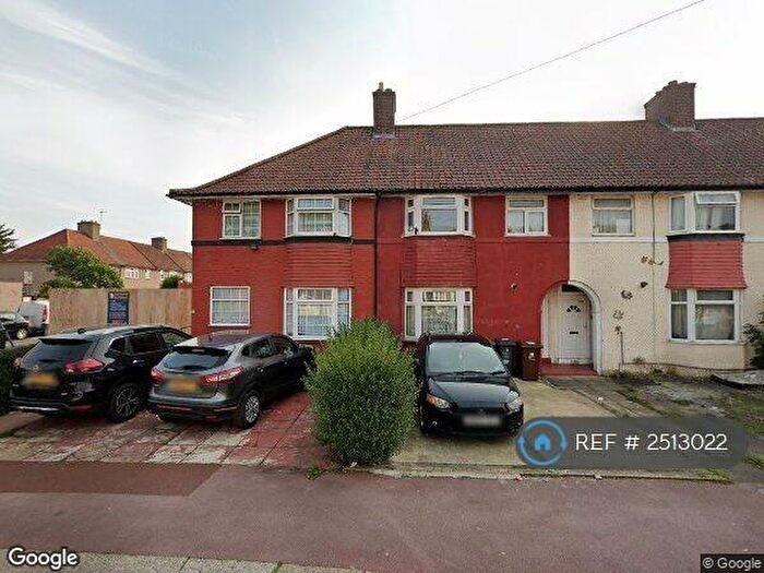 4 Bedroom Terraced House To Rent In Dunkeld Road, Dagenham, RM8