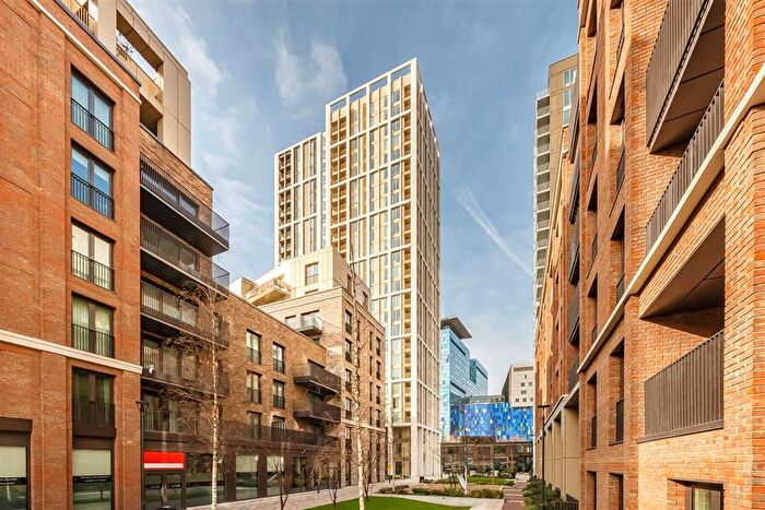 1 Bedroom Flat For Sale In Cendal Crescent, Whitechapel, E1