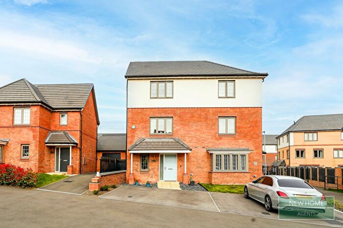 3 Bedroom Semi Detached House For Sale In Staithes Drive, Wakefield, WF1