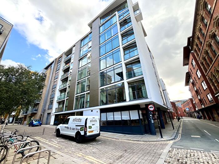 2 Bedroom Flat For Sale In Design House, Manchester, M4