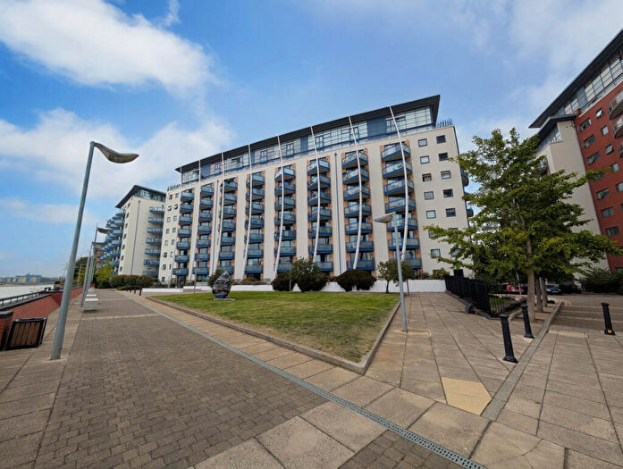 1 Bedroom Flat To Rent In Apollo Building, Newton Place, E14