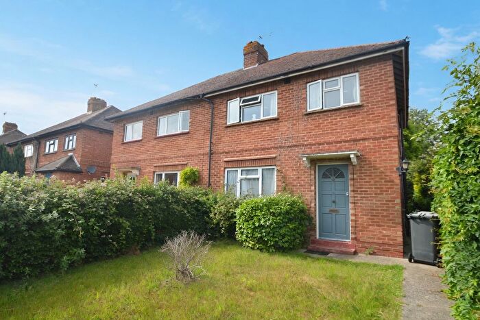 4 Bedroom Semi-Detached House To Rent In Bond Street, Egham, TW20