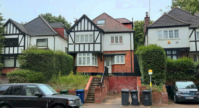 6 Bedroom Detached House To Rent In Finchley Road, Golders Green, NW11