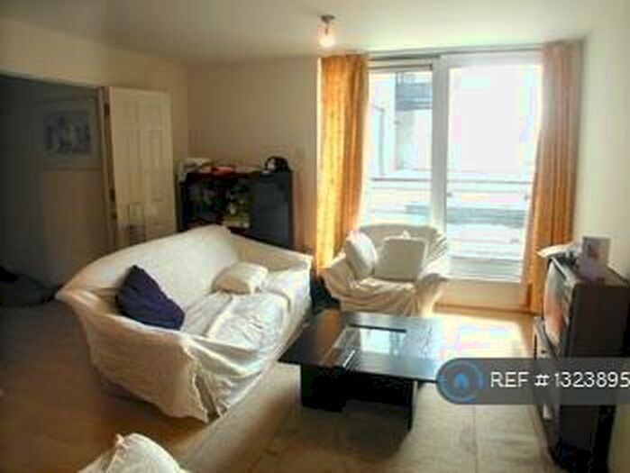 2 Bedroom Flat To Rent In Fishguard Way, London, E16