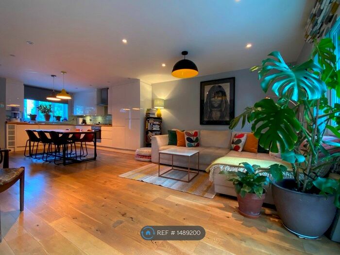 3 Bedroom Terraced House To Rent In Jarrow Way, London, E9