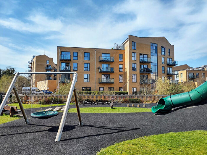 2 Bedroom Apartment For Sale In The Embankment, Hemel Hempstead, HP3