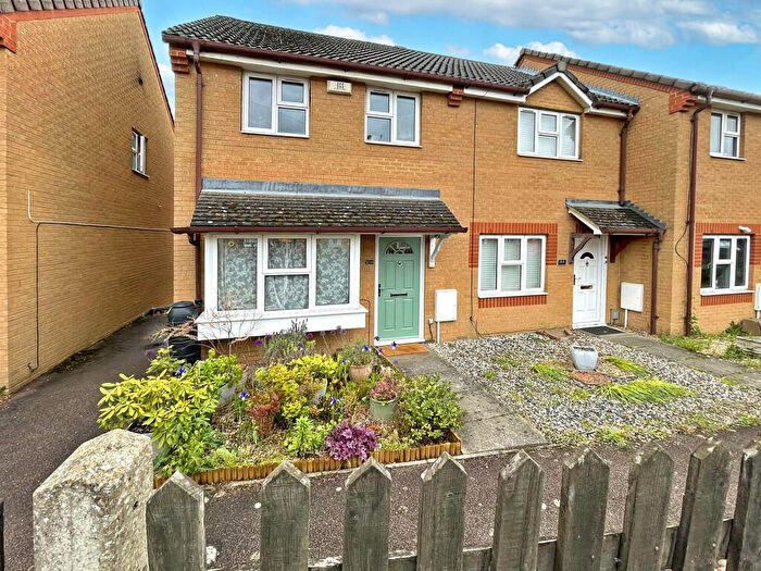 2 Bedroom End Of Terrace House For Sale In Sun Street, Biggleswade, SG18