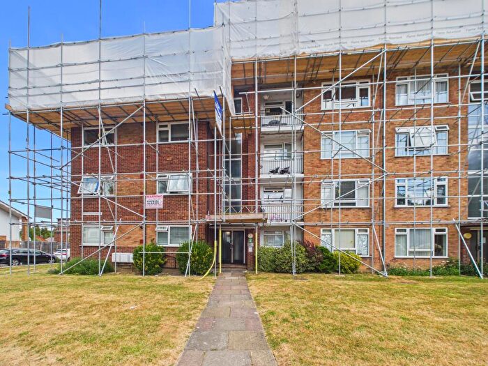 Studio For Sale In Thatcham Court, High Road, Whetstone, N20