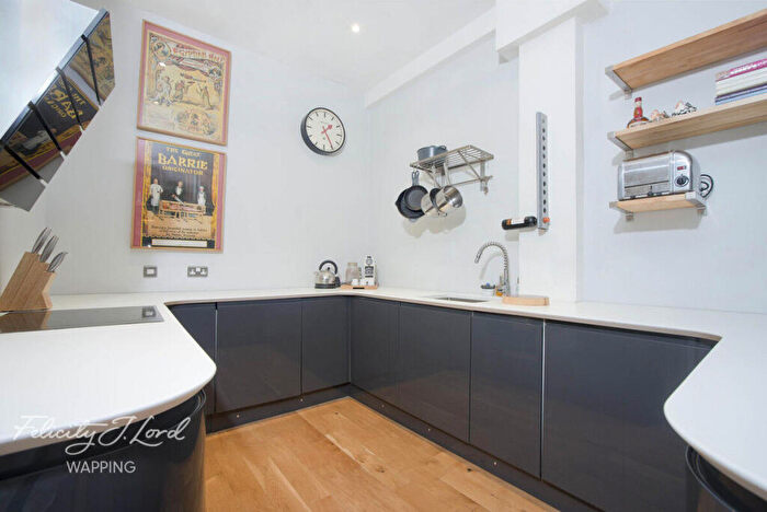 2 Bedroom Apartment To Rent In The Highway, London, E1W