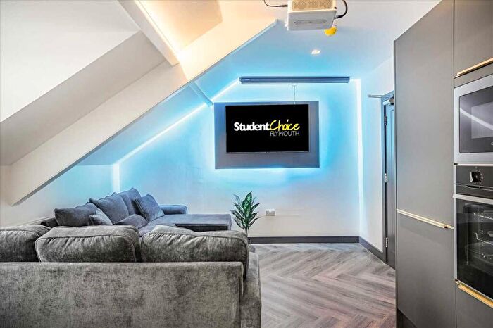 2 Bedroom Apartment To Rent In Houndiscombe Road, Plymouth, PL4