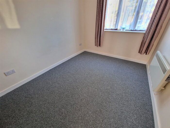 2 Bedroom Flat To Rent In Cavalier Way, Wincanton, BA9
