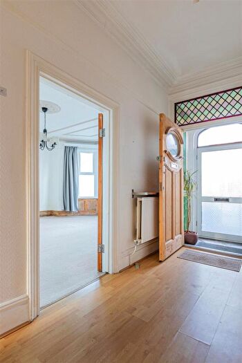 1 Bedroom Flat For Sale In Marlborough Road, Penylan, Cardiff, CF23