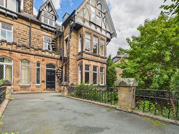 2 Bedroom Flat To Rent In Clarence Drive, Harrogate, HG1